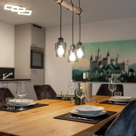 Apartamento #5 jsliving Premium - Balkon mit Aussicht Küche Highspeed WLAN kostenlose Parkplätze *